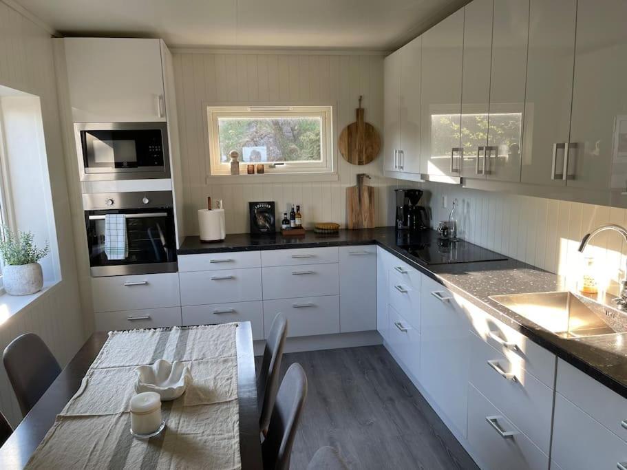 A, The Far End Of Lofoten, Top Apartment. Sørvågen 外观 照片